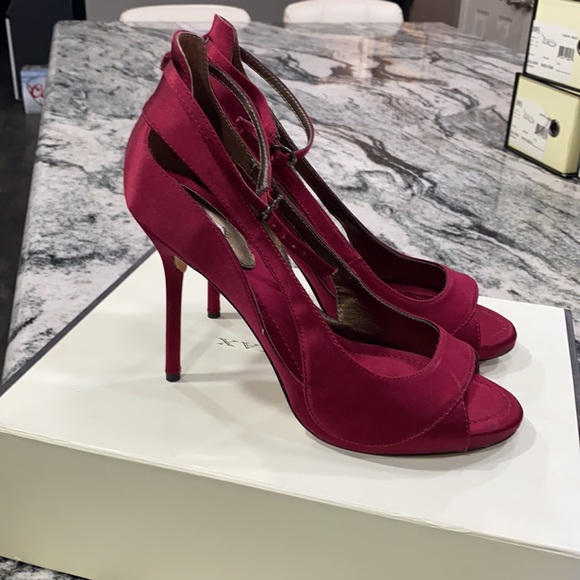 Satin red heels - Picture 3 of 6